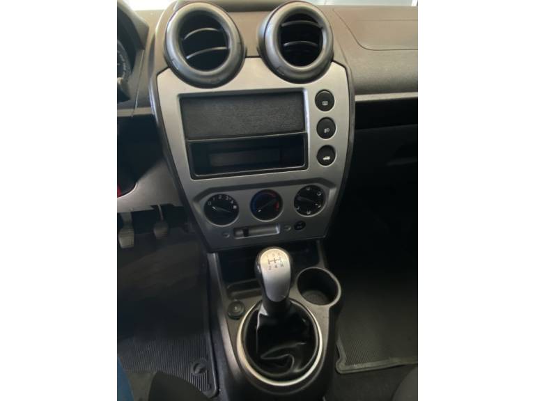 FORD - FIESTA - 2013/2014 - Preta - R$ 31.900,00