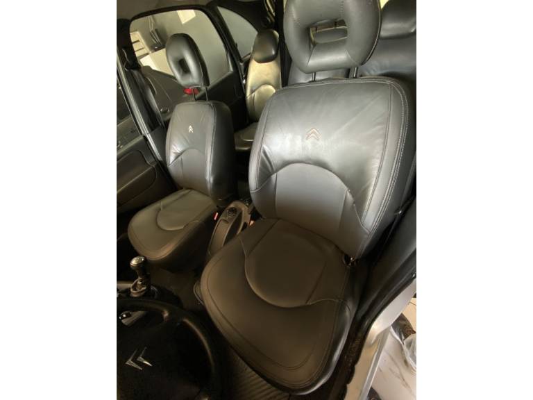 CITROËN - XSARA PICASSO - 2010/2011 - Prata - R$ 19.900,00