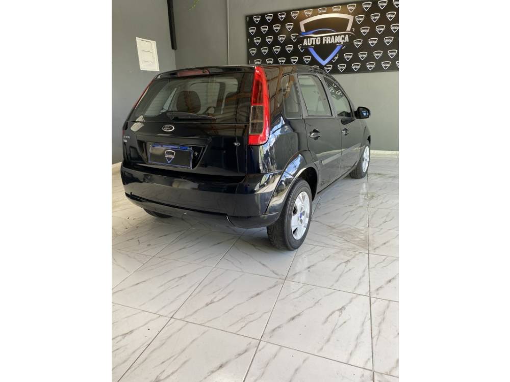 FORD - FIESTA - 2013/2014 - Preta - R$ 31.900,00